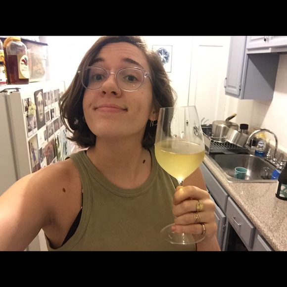 Meet your Posher, Caitlyn - Picture 1 of 1